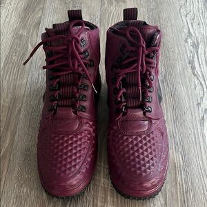 Nike Men's Burgundy Hiking Boots